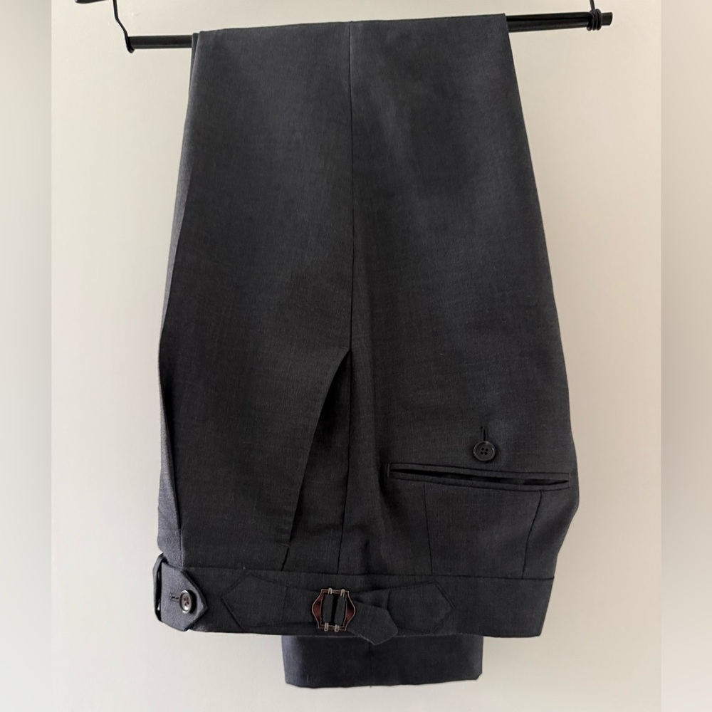 Spier & Mackay Charcoal Suit 36R – Patch Pockets, Pleated, Side Tab Trousers - Picture 3 of 7
